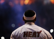 开云体育中国-开拓者翻盘鹈鹕，伦纳德在西甲国家德比接管比赛，跨越时空的关键先生启示录