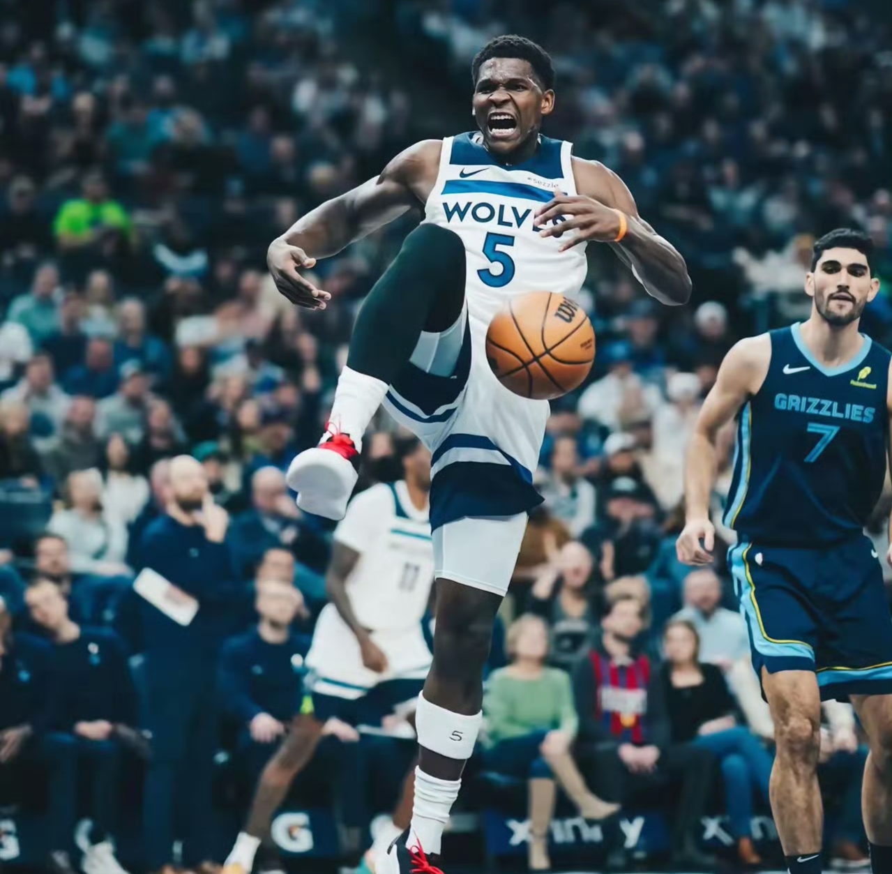 关于塞尔维亚男篮碾压雄鹿,戈贝尔制霸全场的信息 关于塞尔维亚男篮碾压雄鹿,戈贝尔制霸全场的信息