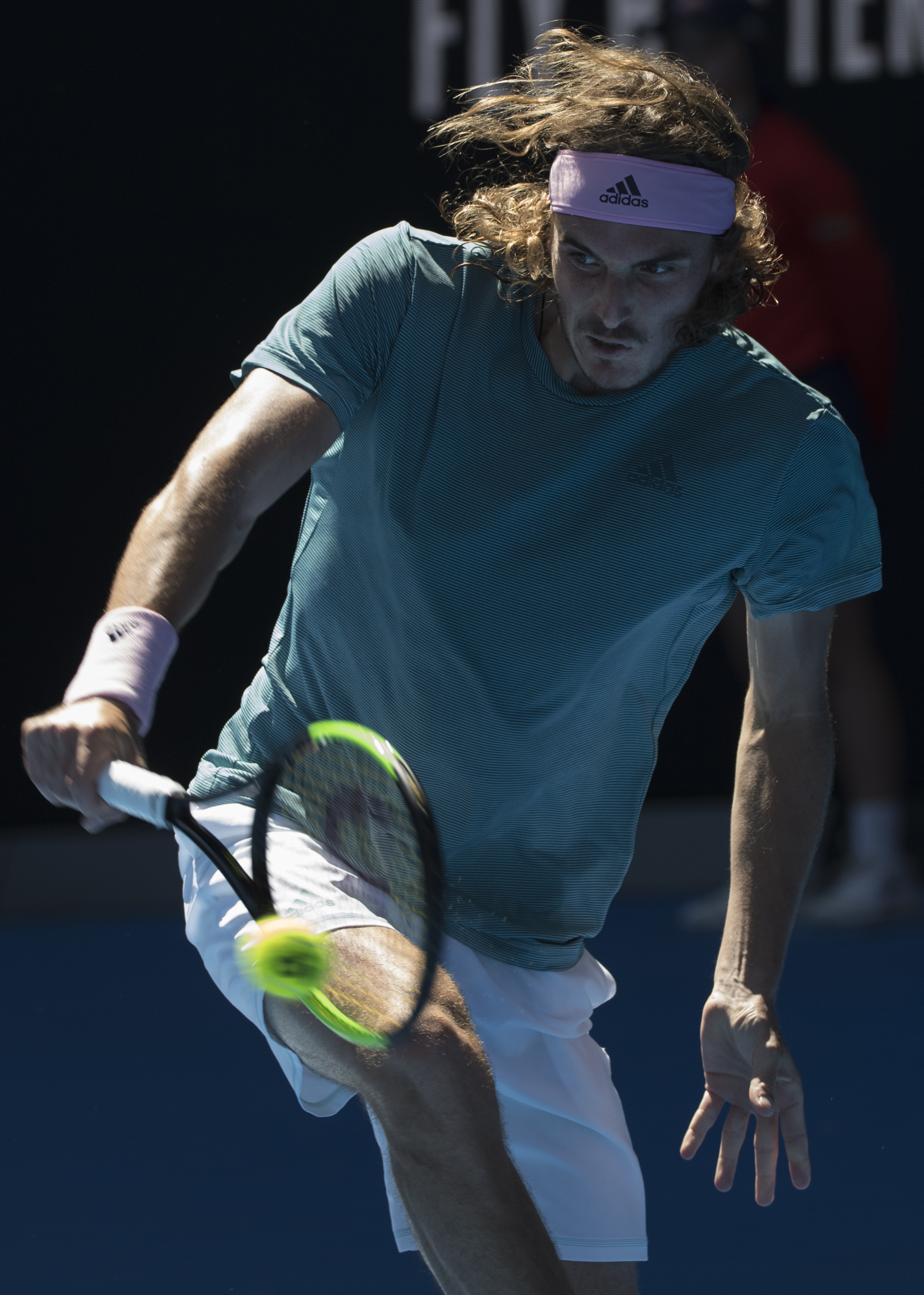 关于意大利网球队绝杀英国网球队,西西帕斯惊艳世界的信息 关于意大利网球队绝杀英国网球队,西西帕斯惊艳世界的信息