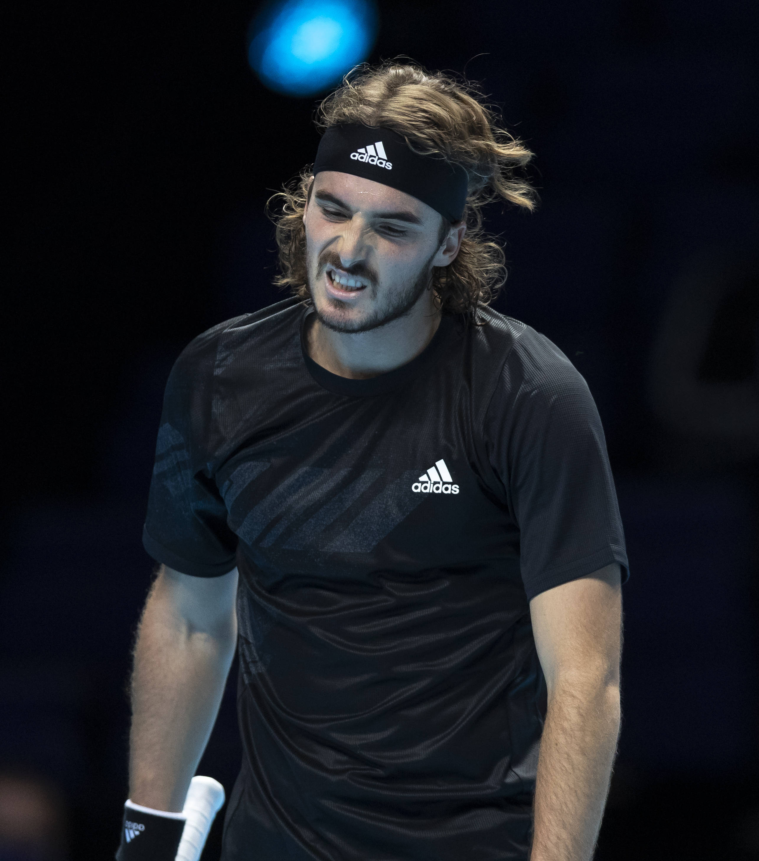 关于意大利网球队绝杀英国网球队,西西帕斯惊艳世界的信息 关于意大利网球队绝杀英国网球队,西西帕斯惊艳世界的信息