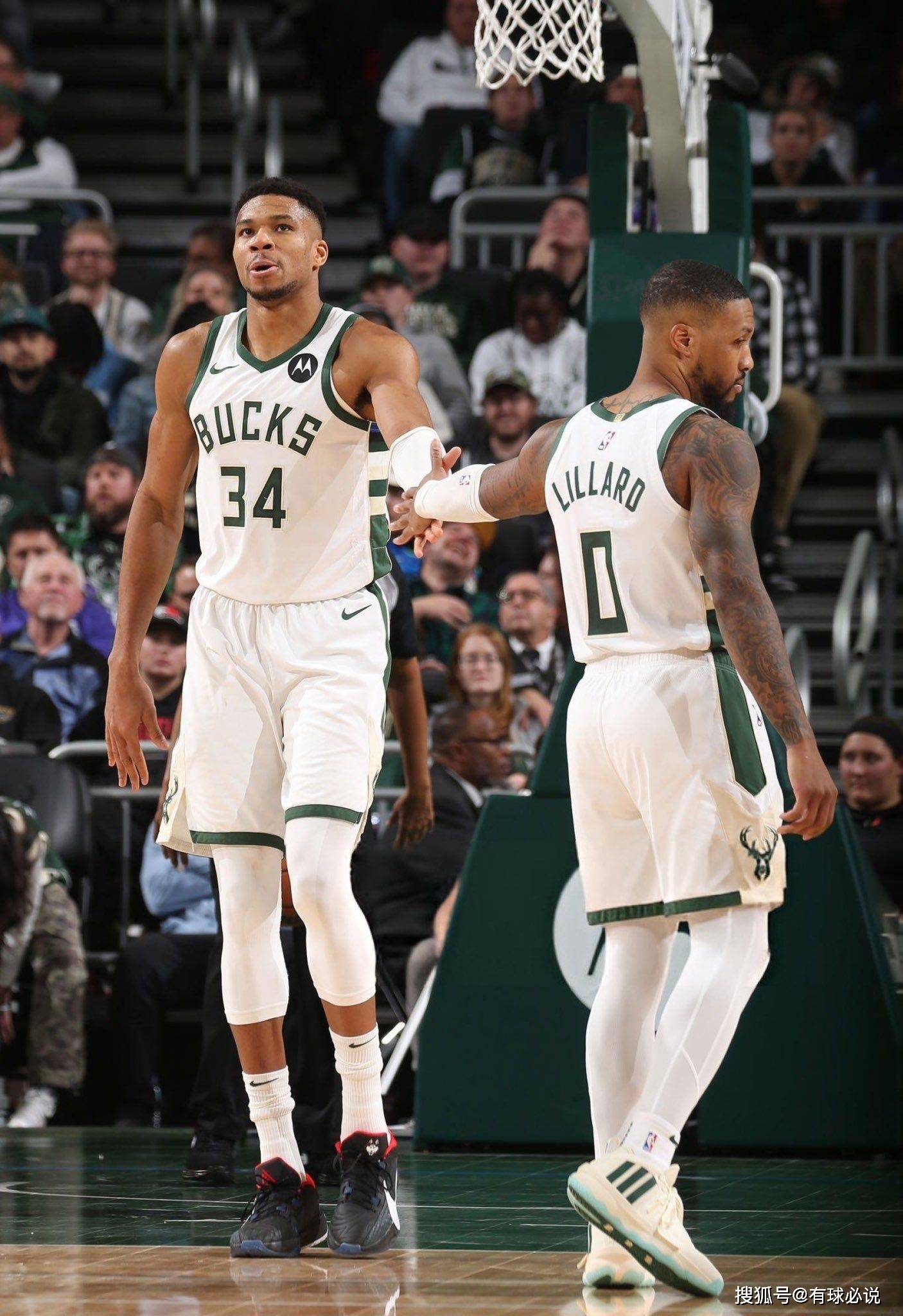 包含雄鹿队强大阵容再度击败劲敌的词条 包含雄鹿队强大阵容再度击败劲敌的词条