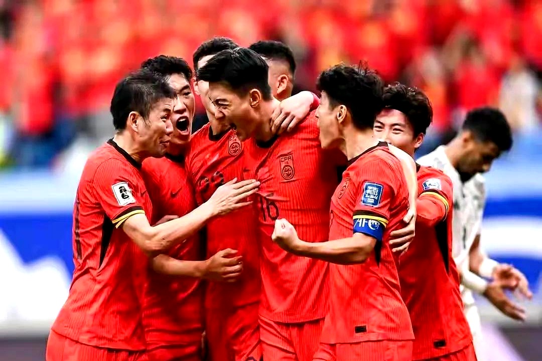 国内绝地反击!足球赛场再掀高潮 国内绝地反击!足球赛场再掀高潮