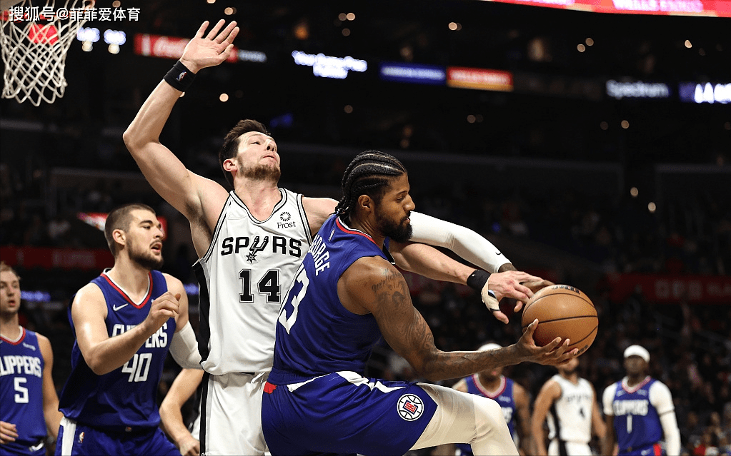 关于广东队轻取快船，陶汉林统治全场的信息