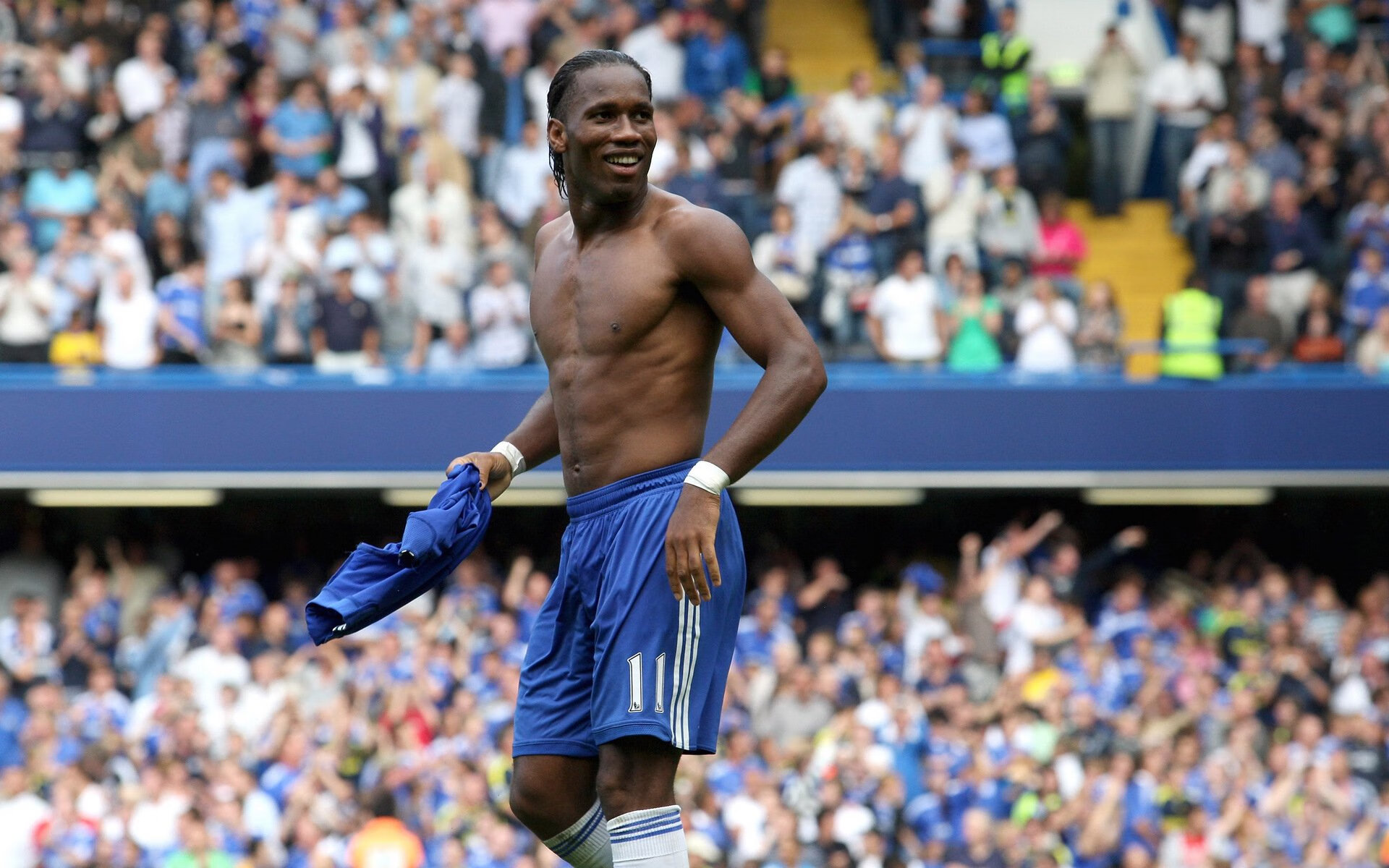 赛场双星，法国铁骑横扫东瀛，奥恰洛夫独舞点燃热血之夜