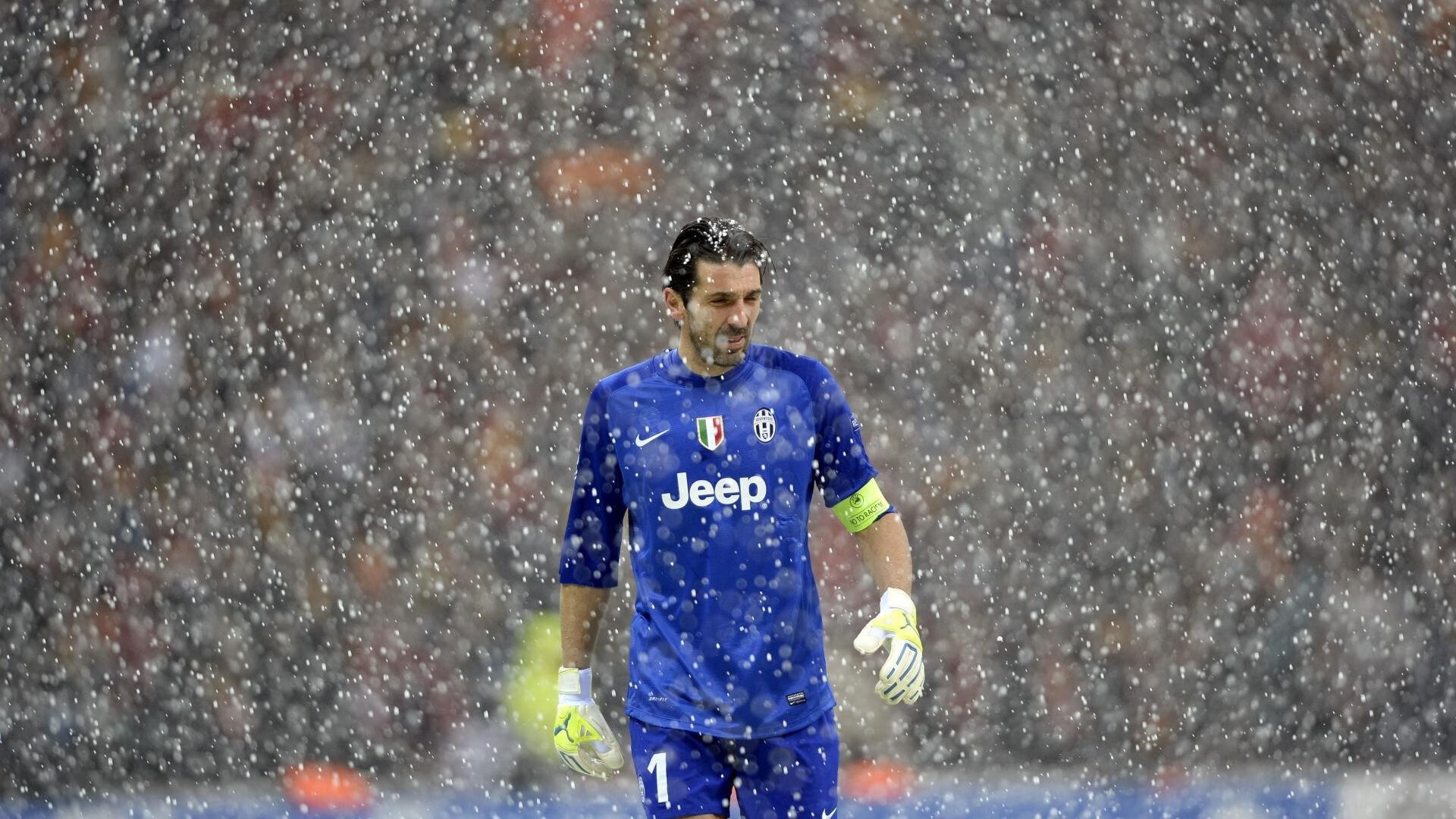 墨西哥逆转莱比锡红牛,库尔图瓦惊艳四座